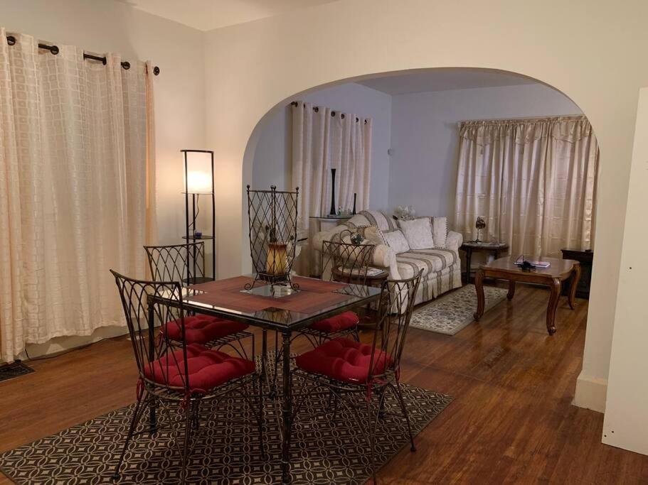 Comfortable 2-Bdrm Spacious Home With Wifi & Patio Индианаполис Экстерьер фото